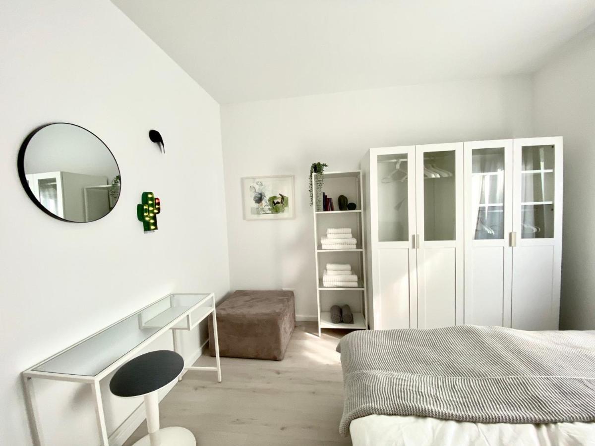 Modernes Apartment, Terrasse Und Garten Am Lilienthalpark Im Suedwesten Berlins Buitenkant foto