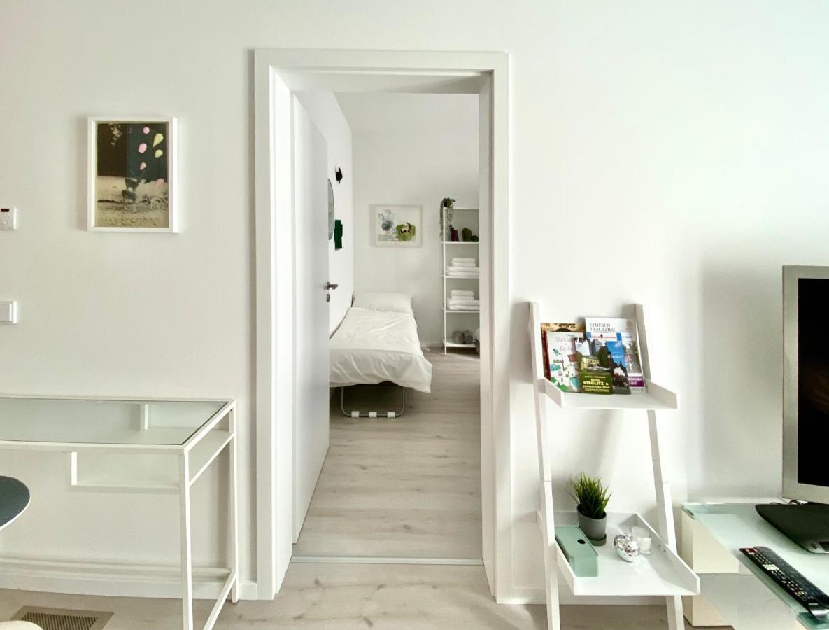 Modernes Apartment, Terrasse Und Garten Am Lilienthalpark Im Suedwesten Berlins Buitenkant foto