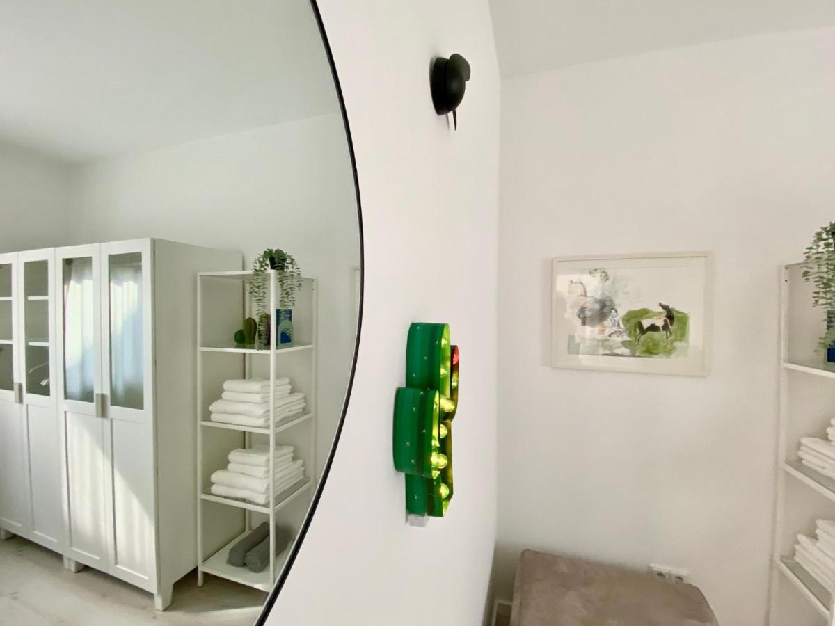 Modernes Apartment, Terrasse Und Garten Am Lilienthalpark Im Suedwesten Berlins Buitenkant foto