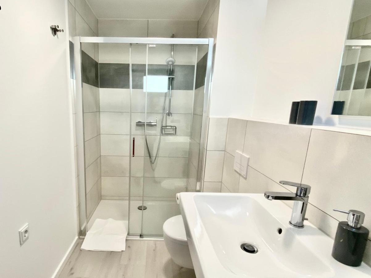 Modernes Apartment, Terrasse Und Garten Am Lilienthalpark Im Suedwesten Berlins Buitenkant foto
